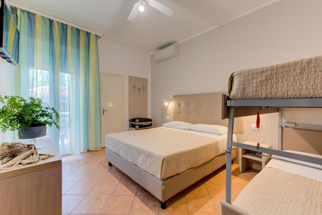 Hotel Cimarosa Риччоне Номер фото
