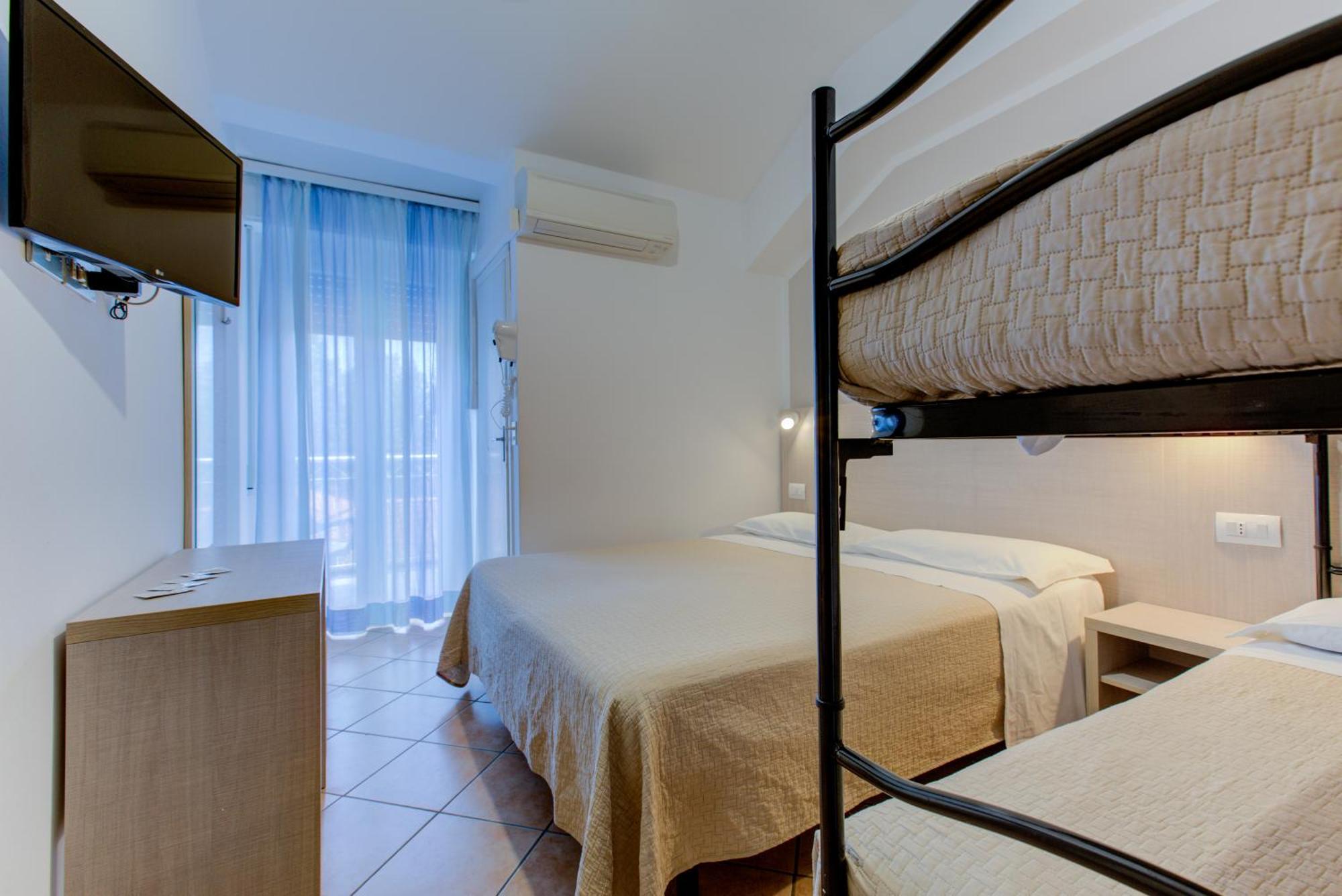 Hotel Cimarosa Риччоне Номер фото