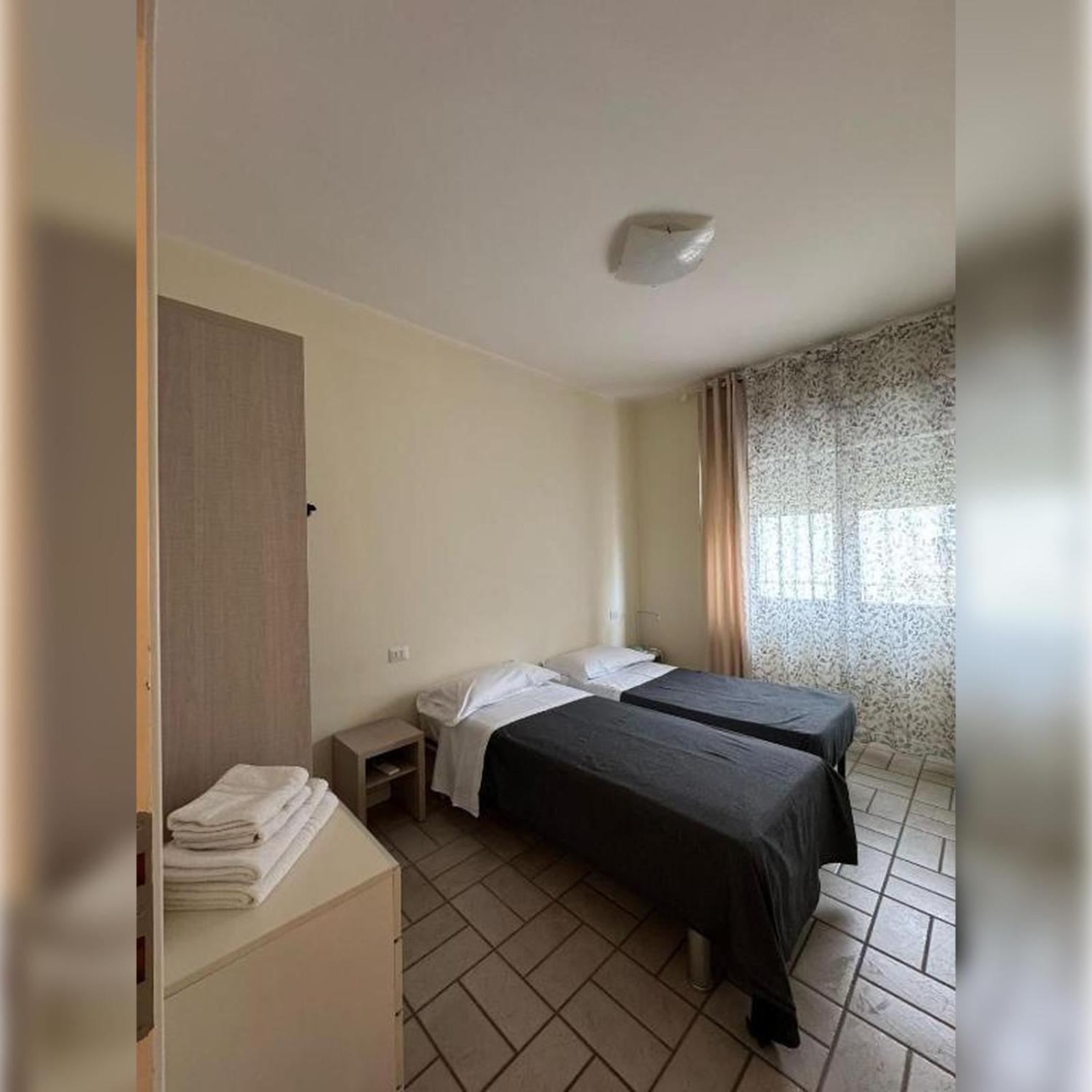 Hotel Cimarosa Риччоне Номер фото