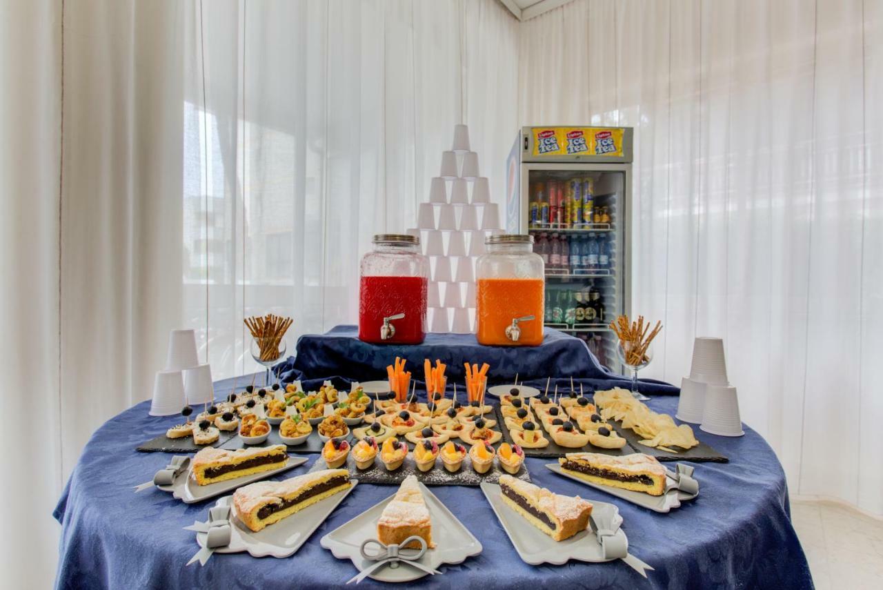 Hotel Cimarosa Риччоне Екстер'єр фото